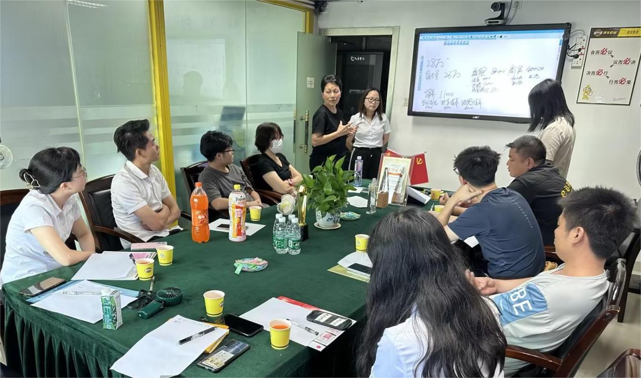 新干线重视人才梯队建设，组织店长助理培训 (1).jpg